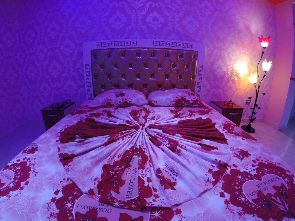 Hotel Buza New Shtoj Экстерьер фото
